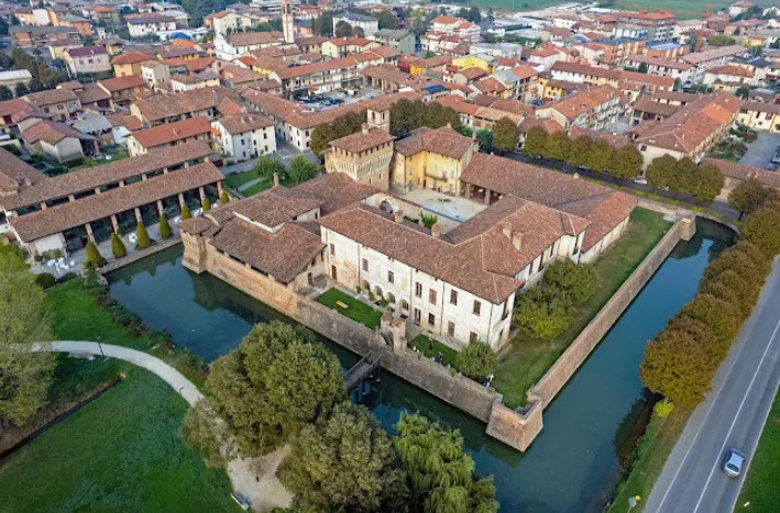 Castello Visconteo di Pagazzano, Italy